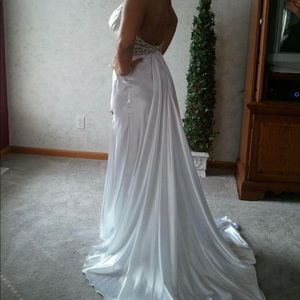 Henry’s prom or bridal dress